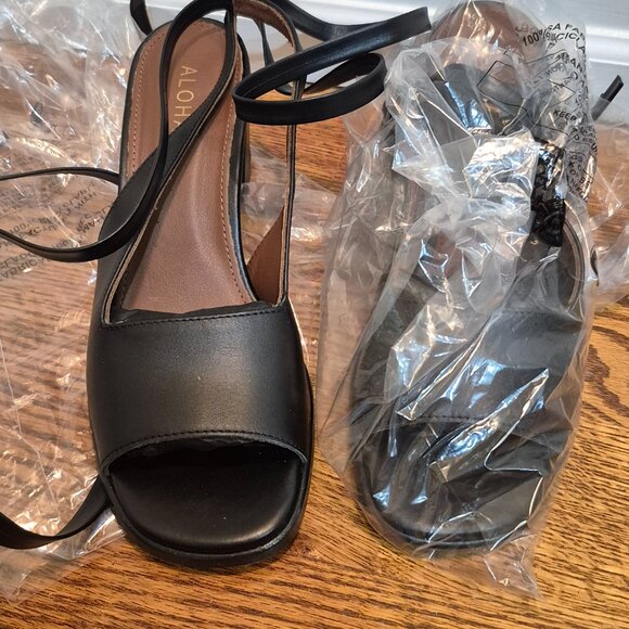 NWB ALOHAS Black Leather Strappy Sandals sz39 - Picture 2 of 6